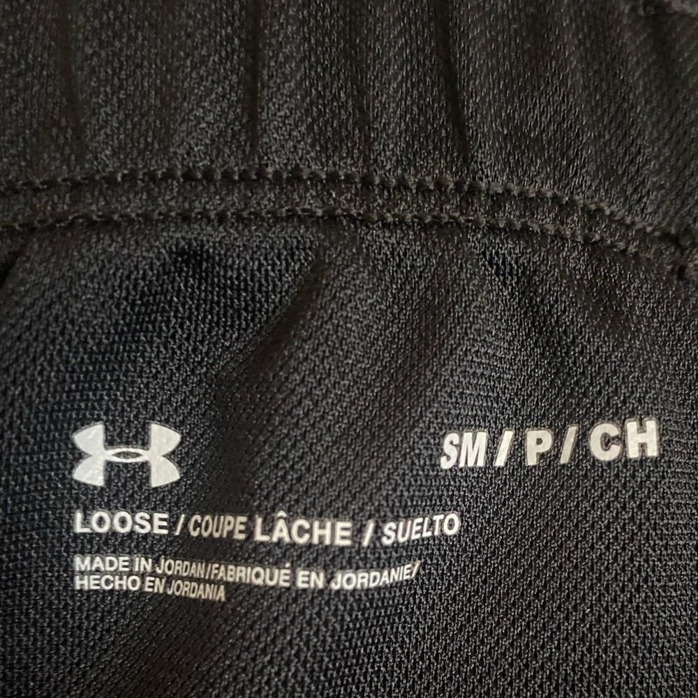 Under Armour Women's Dark Gray Athletic Shorts, Size S​ - Picture 5 of 5